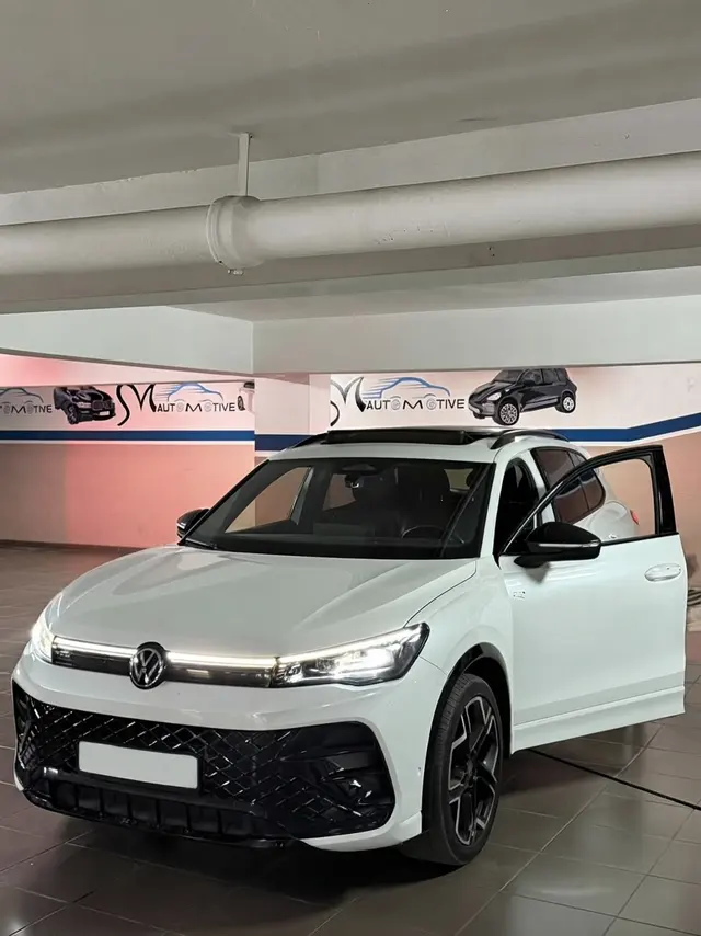 Volkswagen Tiguan blanc au garage SM Automotive